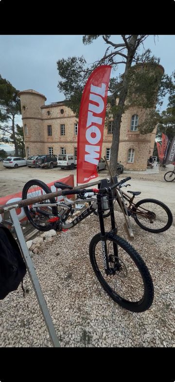 Used Trek Session 9 X01 2025 2025 Mountainbike, Light Gray, 29 — image 2 of 9
