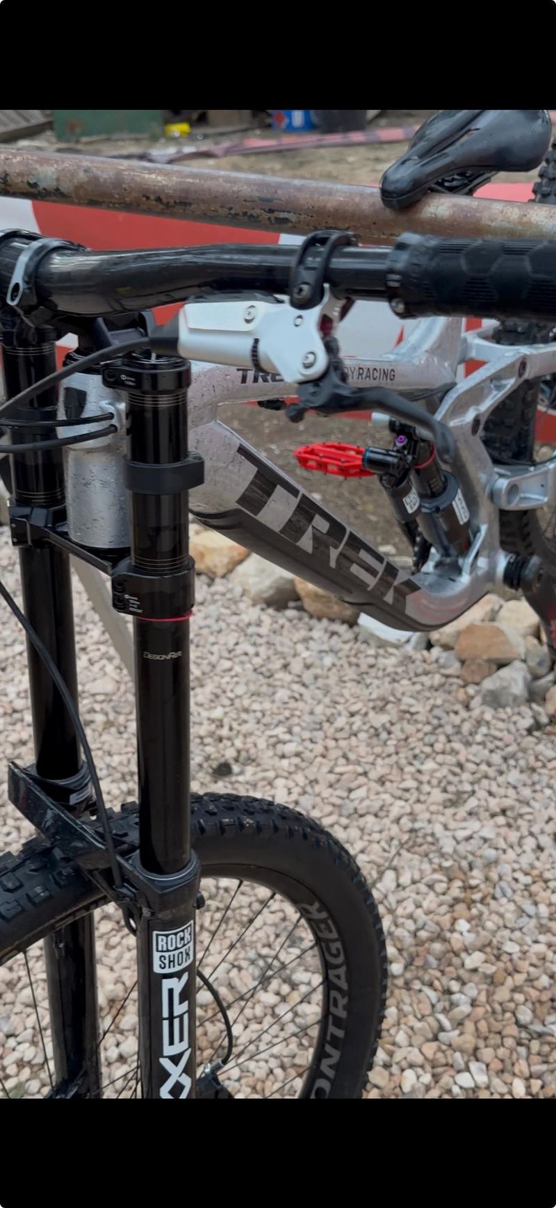 Used Trek Session 9 X01 2025 2025 Mountainbike, Light Gray, 29 — image 8 of 9