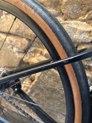 Used Giant Revolt Shimano Tiagra 2022 Road & Gravel, Negro — image 9 of 9