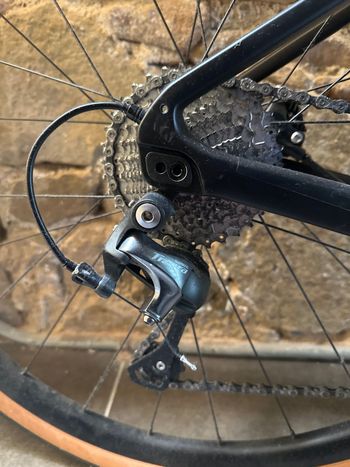 Used Giant Revolt Shimano Tiagra 2022 Road & Gravel, Negro — image 3 of 9