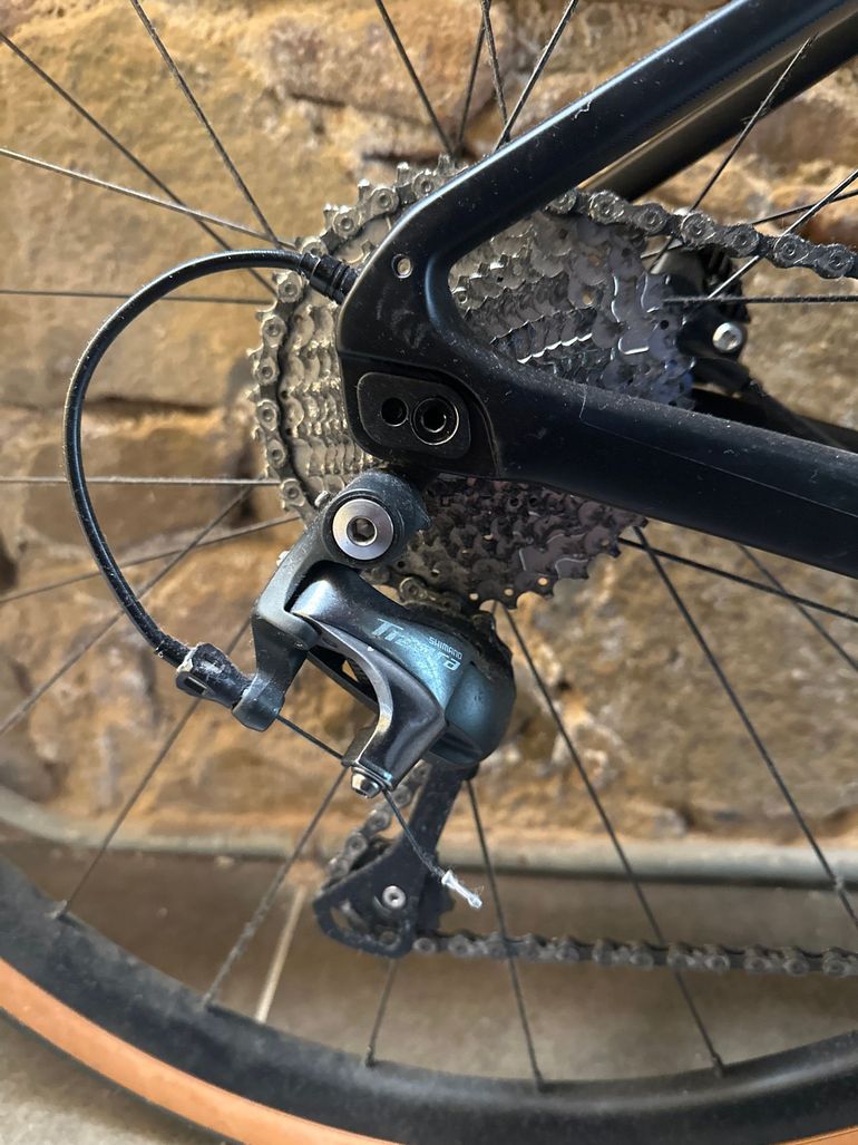 Used Giant Revolt Shimano Tiagra 2022 Road & Gravel, Negro — image 3 of 9