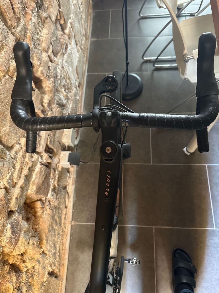 Used Giant Revolt Shimano Tiagra 2022 Road & Gravel, Negro — image 7 of 9