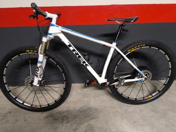 Trek Superfly 9.7 2014 2014 Mountainbike usato, Bianco — immagine 4 di 10