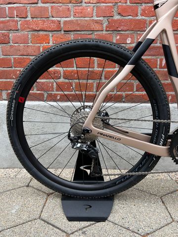 Pinarello Grevil Shimano GRX 2024 Road & Gravel usato, Grigio chiaro — immagine 2 di 16