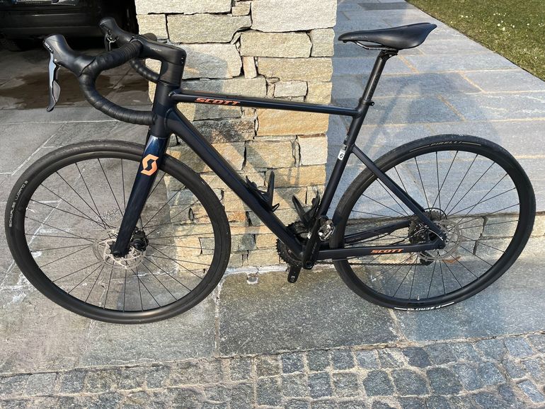 Used Scott Contessa Speedster 25 2024 2024 Road & Gravel, Blau — image 1 of 5
