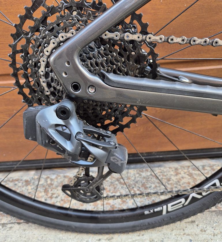 Used Specialized Diverge Expert Carbon 2024 Road & Gravel, Light Gray — image 6 of 10