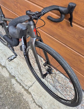 Used Specialized Diverge Expert Carbon 2024 Road & Gravel, Light Gray — image 4 of 10