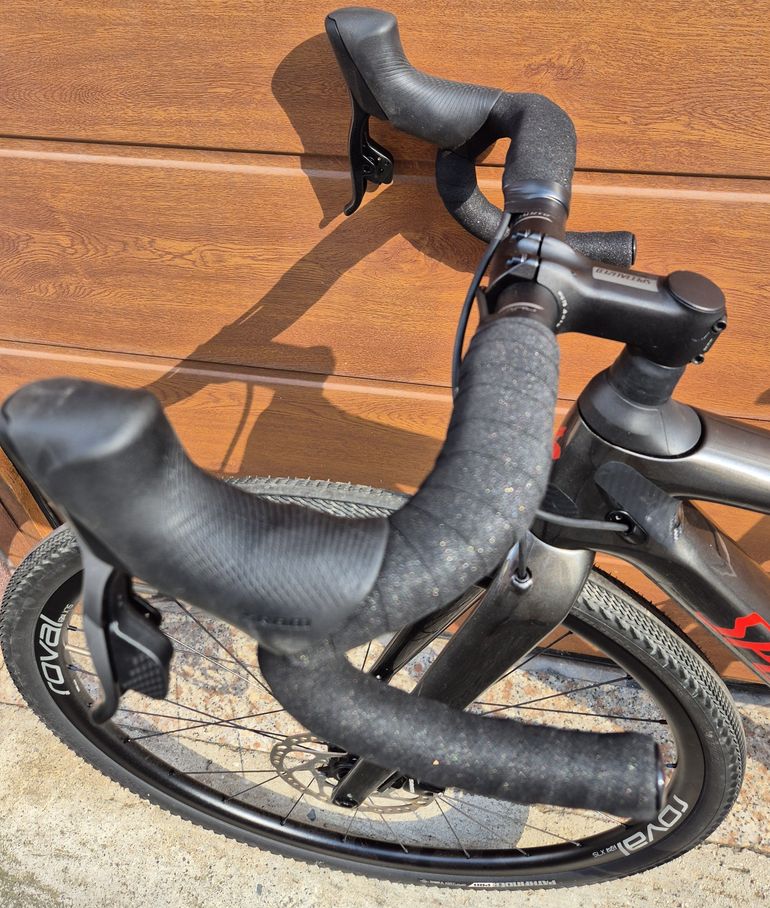 Used Specialized Diverge Expert Carbon 2024 Road & Gravel, Light Gray — image 10 of 10