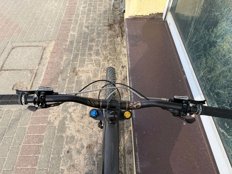 Tweedehands Specialized Enduro Elite 2020 2020 Mountainbike — afbeelding 8 van 9