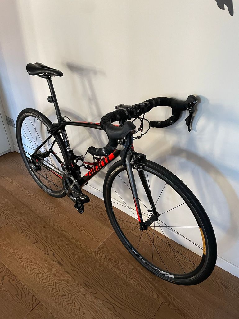 Used Giant TCR Advanced Pro 1 2018 2018 Road & Gravel, Red — image 2 of 5