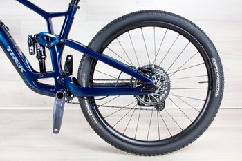 Used Trek Fuel EX 9.8 2023 Mountainbike, Blue — image 13 of 18