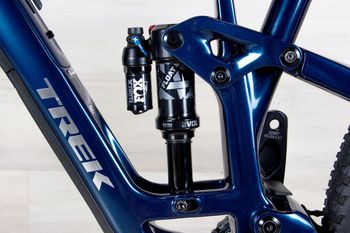 Used Trek Fuel EX 9.8 2023 Mountainbike, Blue — image 15 of 18