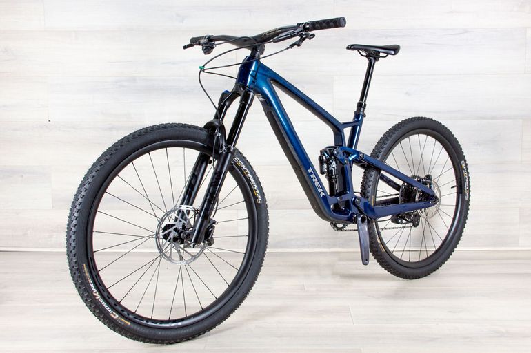 Used Trek Fuel EX 9.8 2023 Mountainbike, Blue — image 6 of 18