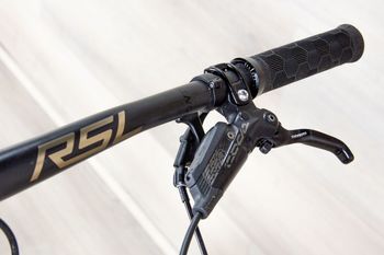 Used Trek Fuel EX 9.8 2023 Mountainbike, Blue — image 10 of 18