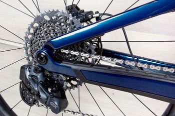 Used Trek Fuel EX 9.8 2023 Mountainbike, Blue — image 8 of 18