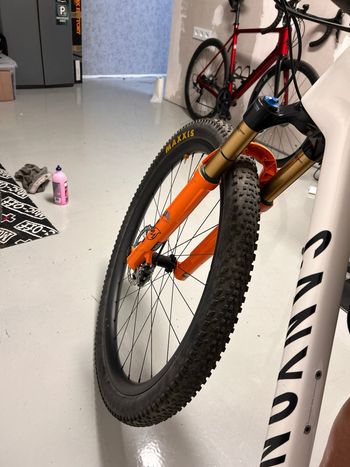 Used Canyon CFR TEAM (a La Carta) 2023 Mountainbike, White — image 17 of 23