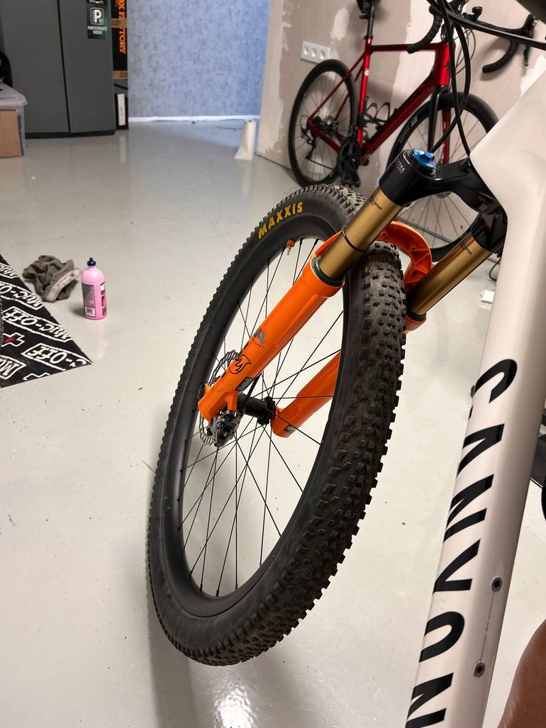 Used Canyon CFR TEAM (a La Carta) 2023 Mountainbike, White — image 17 of 23