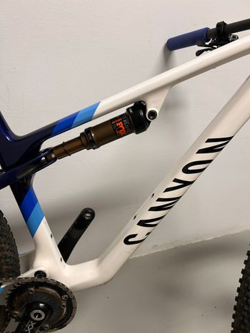 Used Canyon CFR TEAM (a La Carta) 2023 Mountainbike, White — image 11 of 23