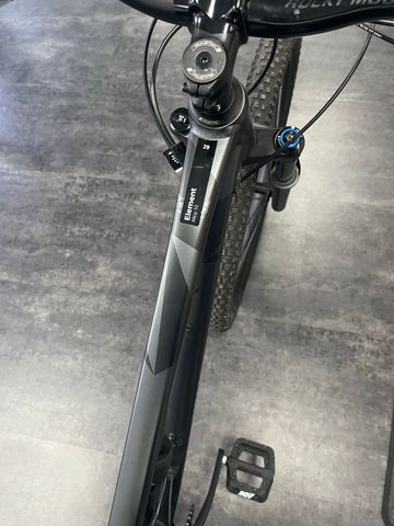 Rocky Mountain Element A10 Shimano 2023 2023 Mountainbike usato, Nero — immagine 8 di 8