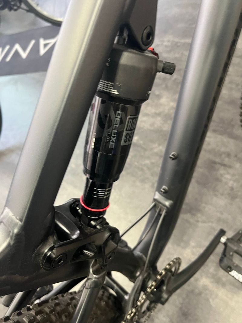 Rocky Mountain Element A10 Shimano 2023 2023 Mountainbike usato, Nero — immagine 5 di 8