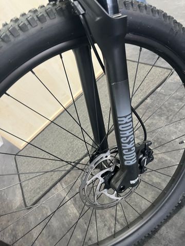Rocky Mountain Element A10 Shimano 2023 2023 Mountainbike usato, Nero — immagine 6 di 8