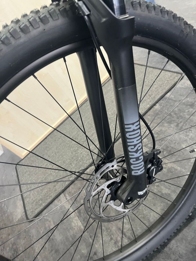 Rocky Mountain Element A10 Shimano 2023 2023 Mountainbike usato, Nero — immagine 6 di 8