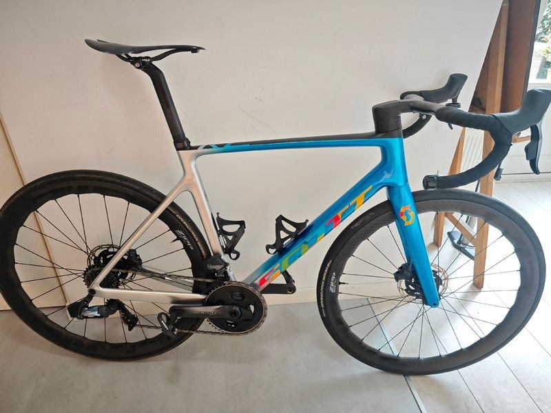 Použité Scott Addict SRAM Force 2021 Road & Gravel