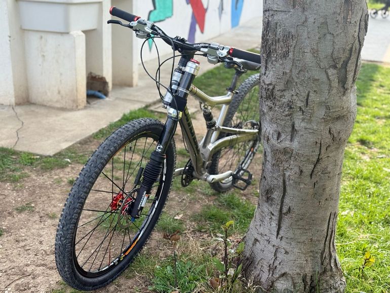 Used Cannondale Cannondale Custom Shimano XTR 2010 Mountainbike, Grigio chiaro — image 2 of 10