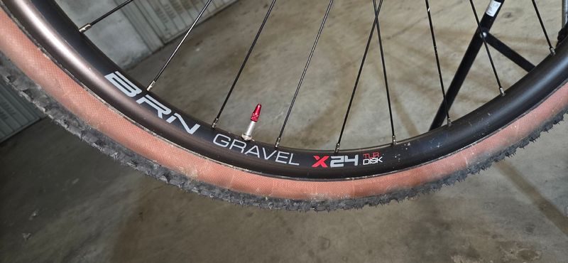 Used Bressan Custom Shimano GRX 2023 Road & Gravel, Red — image 3 of 9
