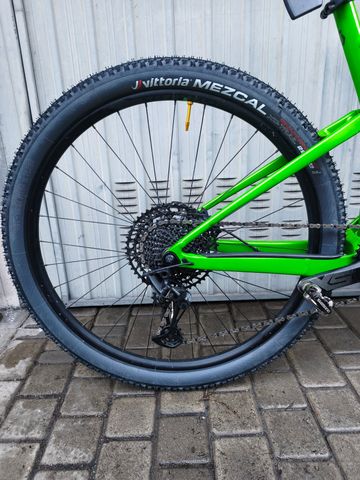 Used Scott Spark 970 2021 2021 Mountainbike, Green, 29 — image 2 of 9