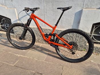 Used Specialized Enduro Comp 2023 2023 Mountainbike, Rot, 29 — image 2 of 21