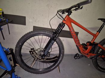 Used Specialized Enduro Comp 2023 2023 Mountainbike, Rot, 29 — image 11 of 21