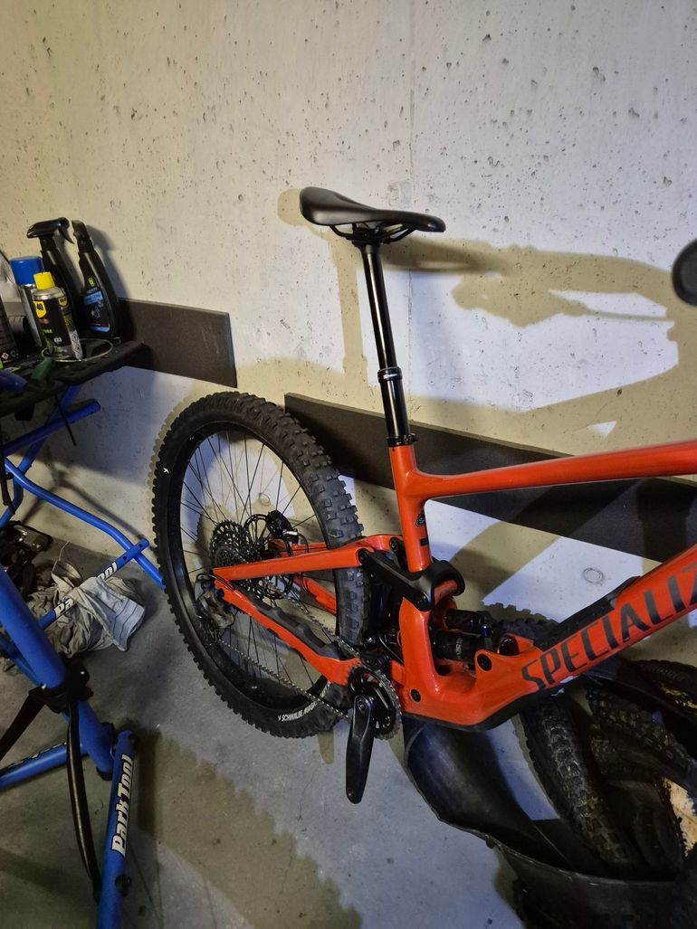 Used Specialized Enduro Comp 2023 2023 Mountainbike, Rot, 29 — image 8 of 21