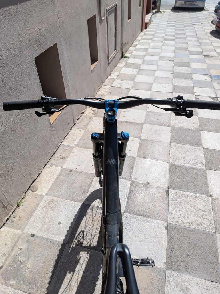 Used Specialized Stumpjumper SRAM GX Eagle 2020 Mountainbike, Black — image 11 of 19