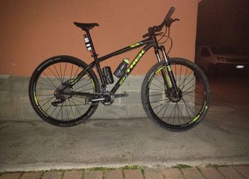 Used Trek X-Caliber 9 2016 2016 Mountainbike, Black, 27.5, 29 — image 2 of 7