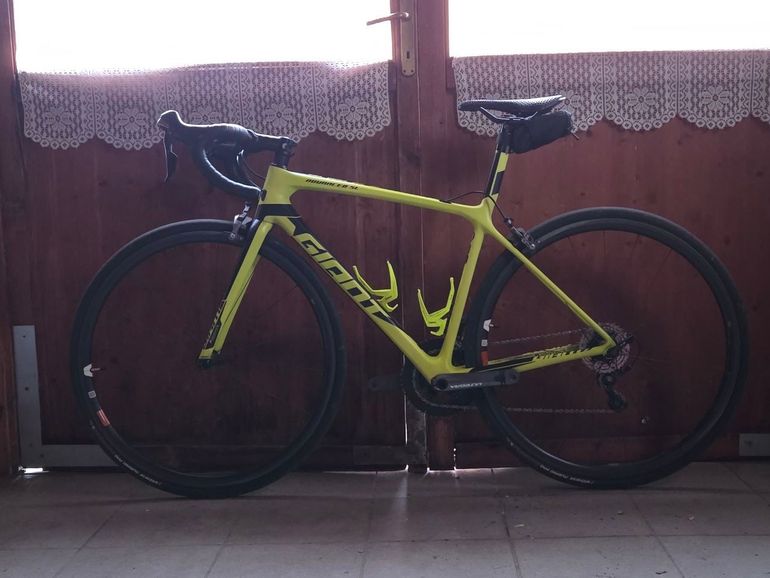 Used Giant Giant TCR Advanced SL 2 2016 Road & Gravel — image 1 of 4