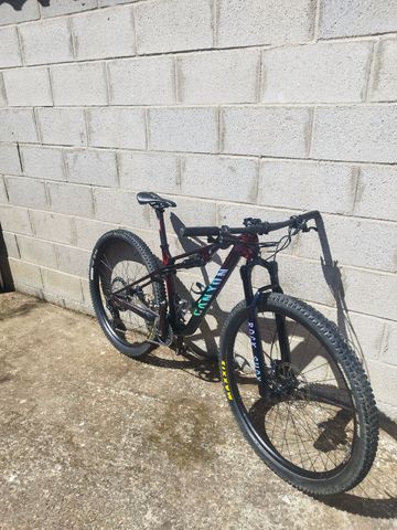 Gebrauchtes Canyon LUX Shimano Deore XT 2024 Mountainbike, Rot, 29 — Bild 2 von 23