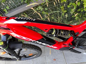 Brugt rockmachine Rock Machine Blizzard INT e70 - Talla M 2023 Mountainbike — billede 8 af 31