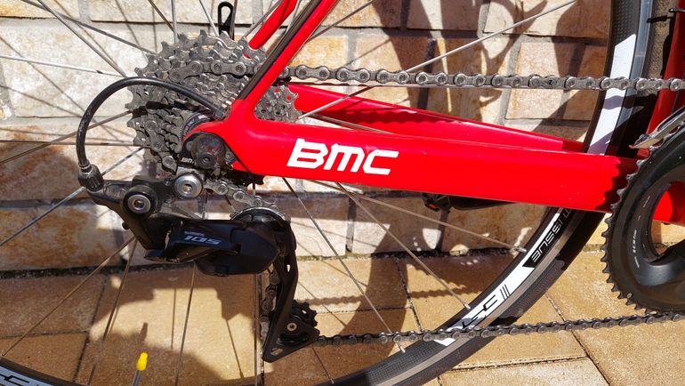 Used BMC Teammachine Shimano 105 2018 Road & Gravel, Red — image 8 of 9