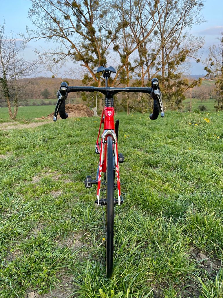 Used Trek Madone Race Shop Limited 2017 2017 Road & Gravel, Rot — image 12 of 14