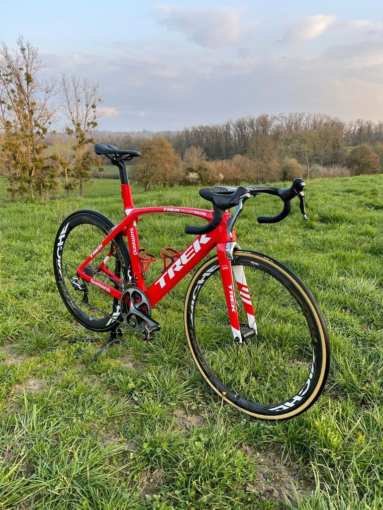 Used Trek Madone Race Shop Limited 2017 2017 Road & Gravel, Rot — image 1 of 14