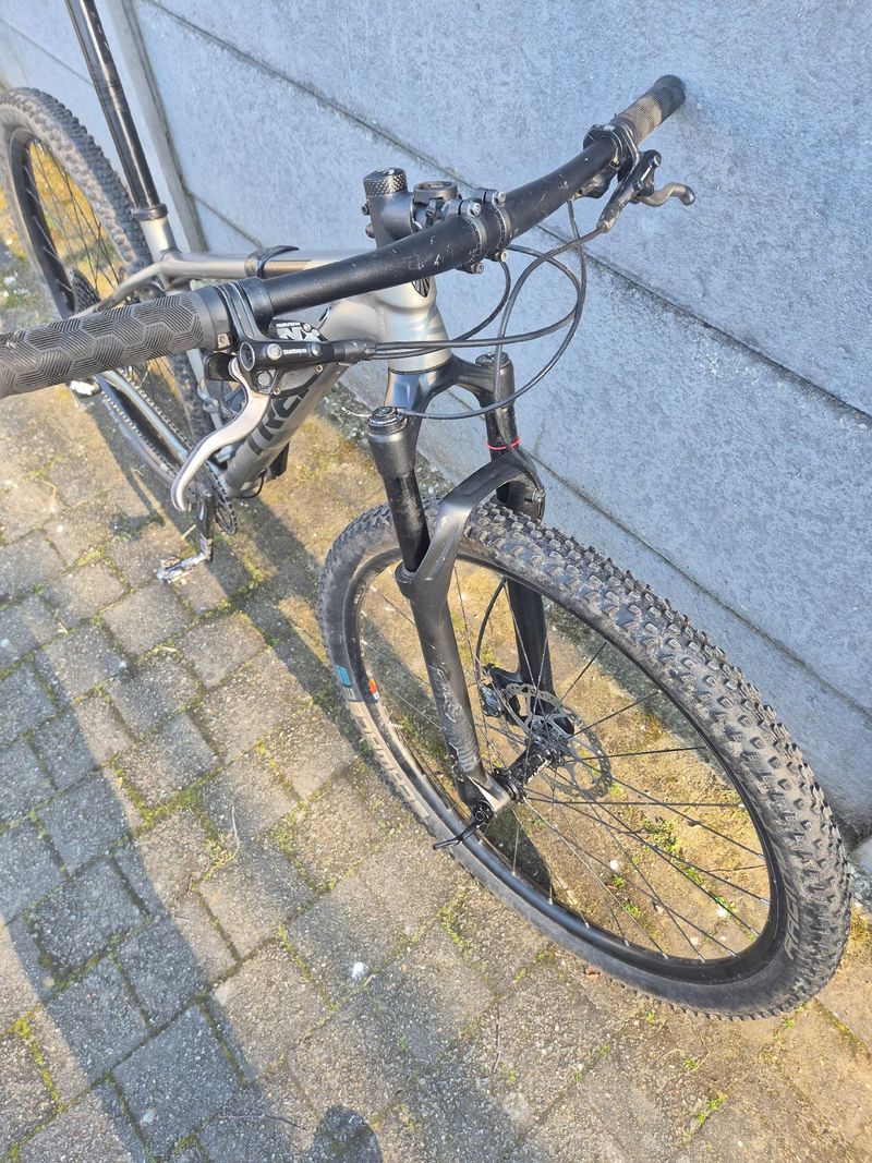 Used Trek Procaliber 6 2020 2020 Mountainbike, Light Gray, 27.5, 29 — image 5 of 6
