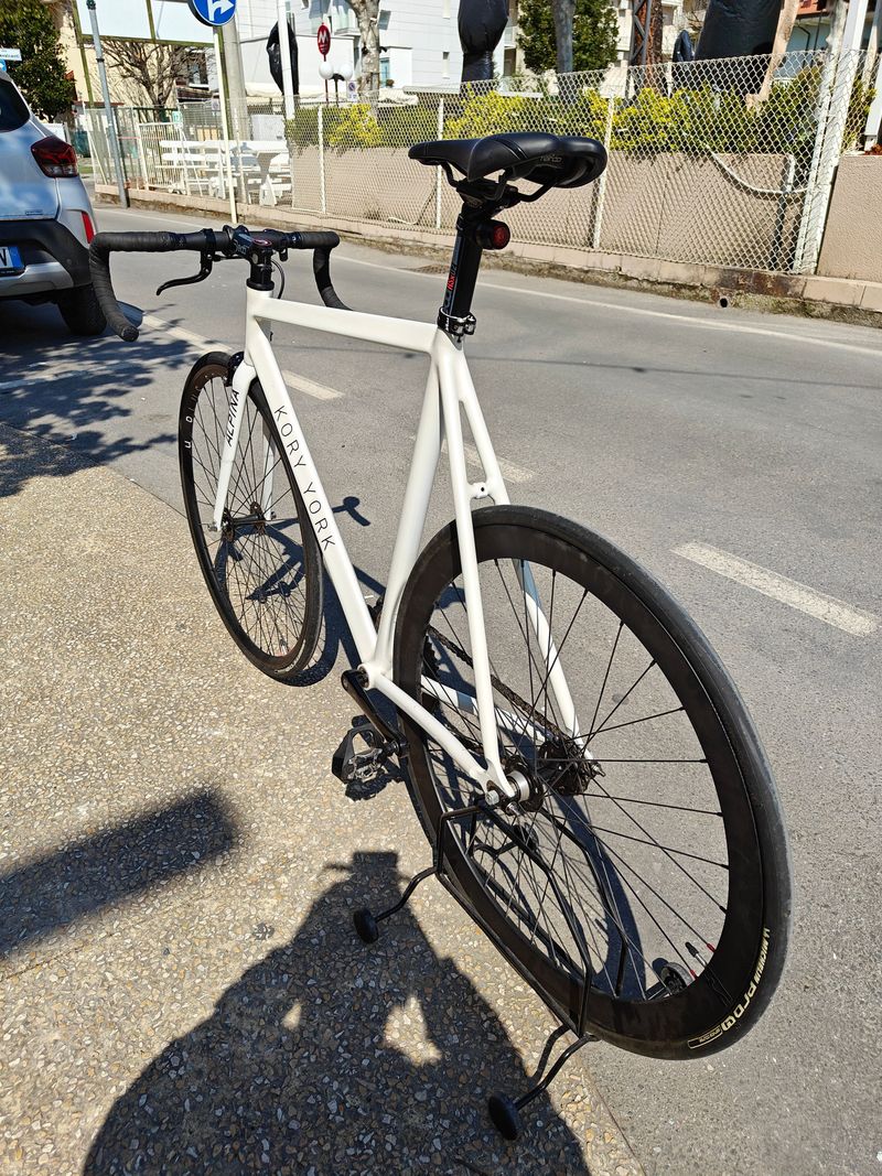 Used kory york Mark T 2017 Road & Gravel, White — image 5 of 25