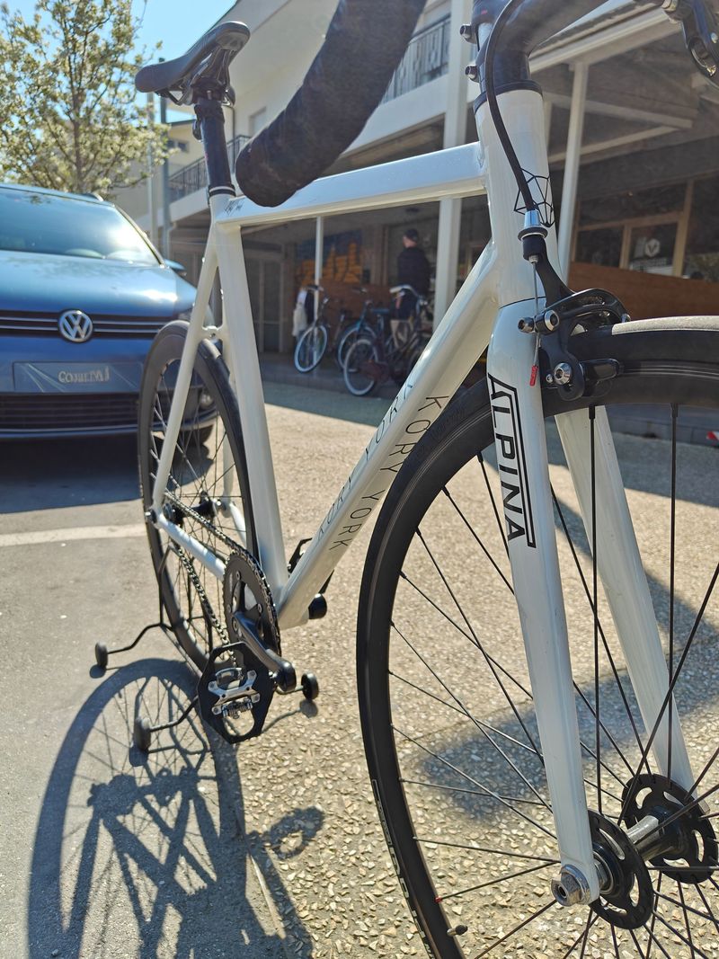 Used kory york Mark T 2017 Road & Gravel, White — image 9 of 25