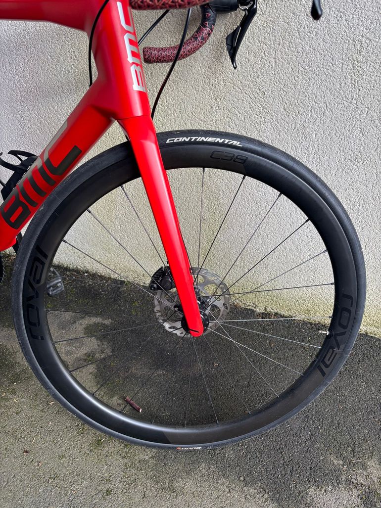 Used BMC TEAMMACHINE SLR02 DISC THREE 2019 2019 Road & Gravel, Red — image 2 of 9