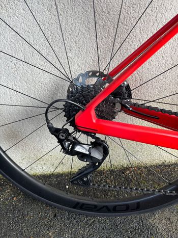 Used BMC TEAMMACHINE SLR02 DISC THREE 2019 2019 Road & Gravel, Red — image 6 of 9