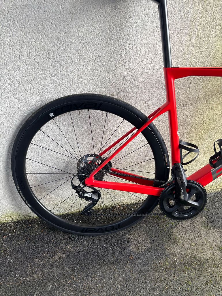 Used BMC TEAMMACHINE SLR02 DISC THREE 2019 2019 Road & Gravel, Red — image 3 of 9