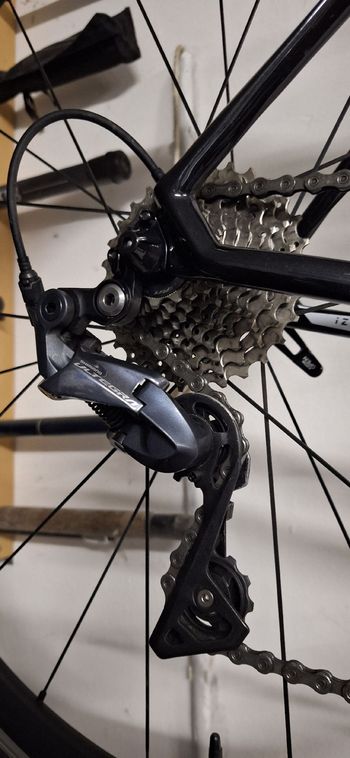 Used Focus IZALCO RACE Ultegra 2018 2018 Road & Gravel, Black — image 3 of 4