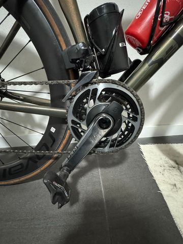 Used Specialized Tarmac SRAM Red eTap AXS 2024 Road & Gravel, Green — image 3 of 15