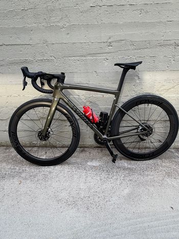 Used Specialized Tarmac SRAM Red eTap AXS 2024 Road & Gravel, Green — image 7 of 15